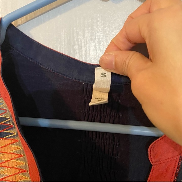 Tiny by Anthropologie Embroidered Navy Breezy Shirt Size Small - Picture 4 of 10